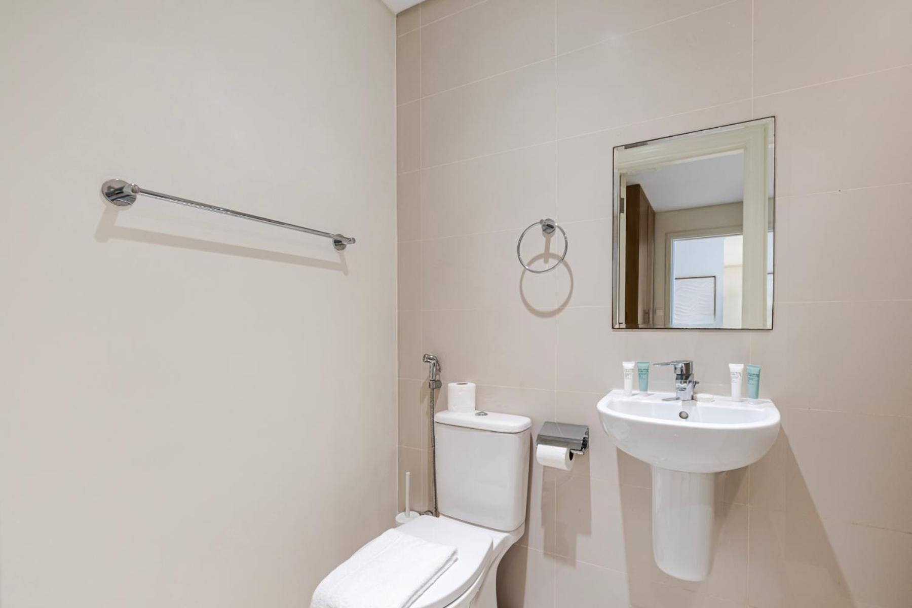Apartment Nox Spacious 3br In Boulevard Crescent Tower Summer *